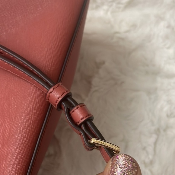 Michael Michael Kors womens crossbody leather cinnamon drawstring bucket bag NWT - Picture 14 of 17